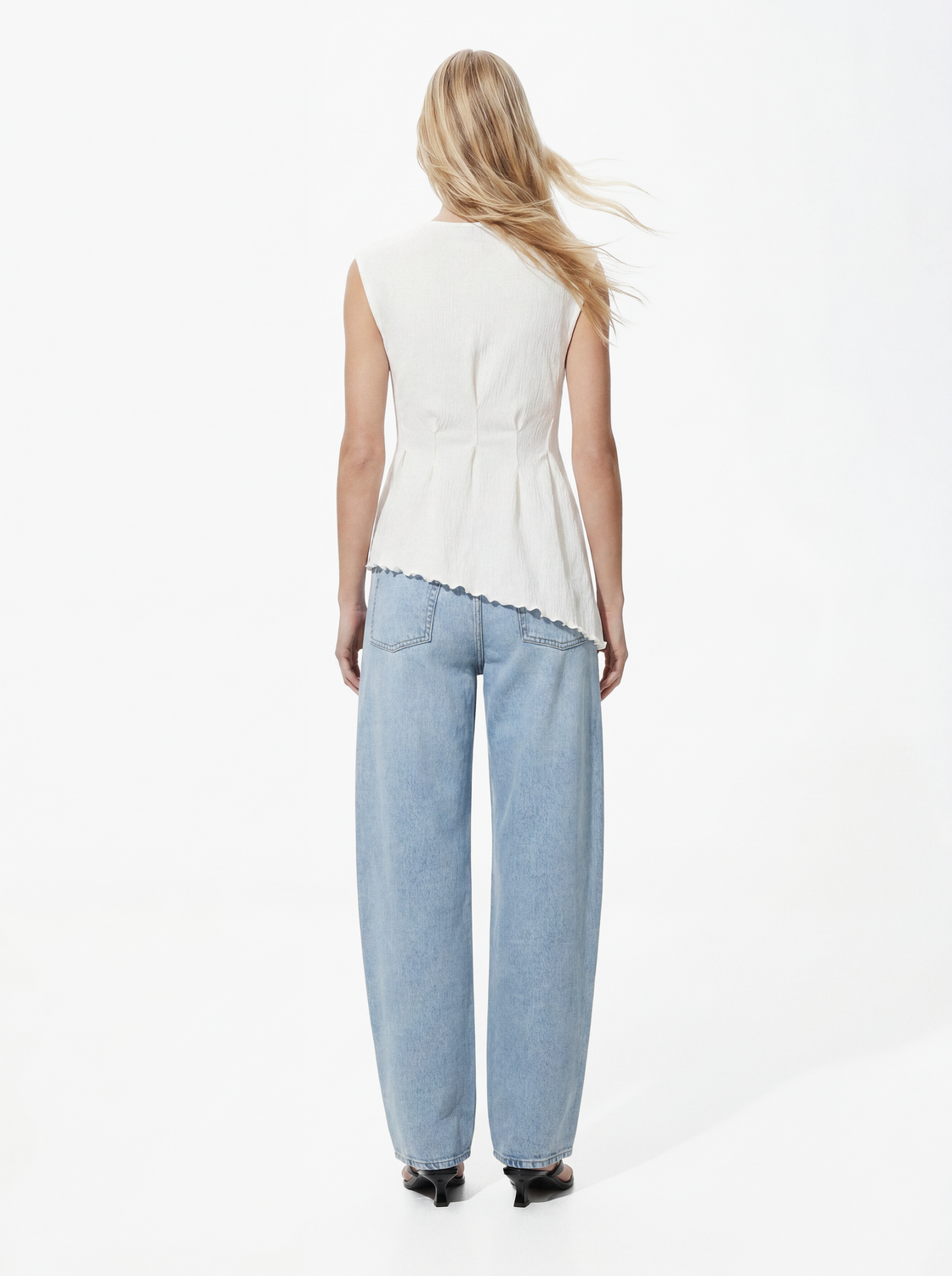 model_shot-front_full